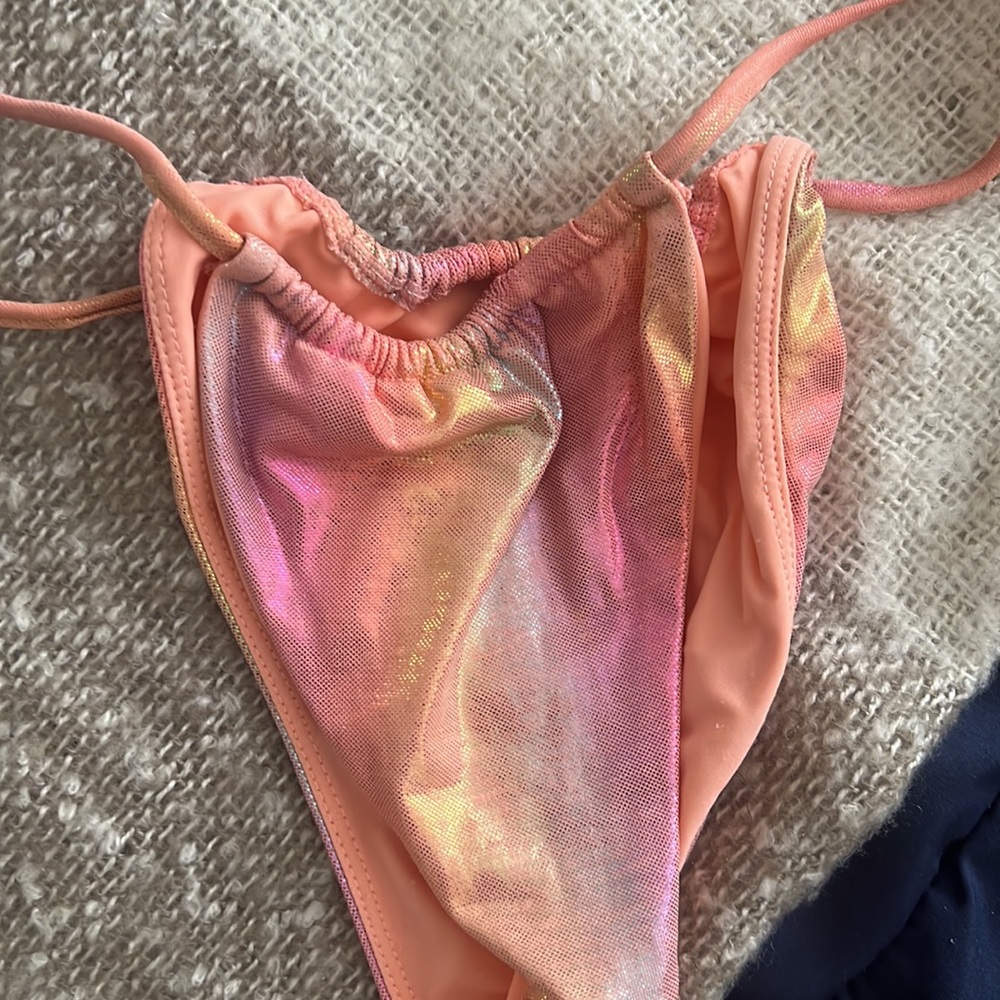 LOVEWAVE BIKINI KYLIE JENNER - Picture 4 of 7